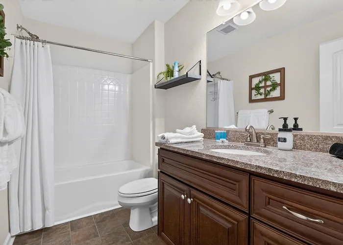 Prime Location In Chesapeake With Spacious 4Br & Big Kitchen