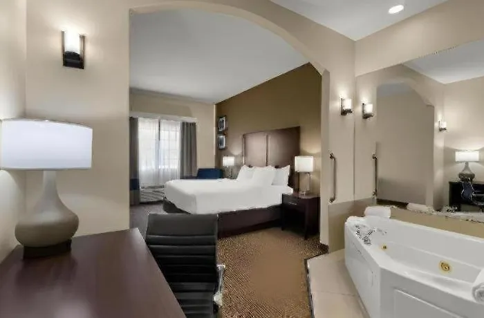 Comfort Inn & Suites Atoka