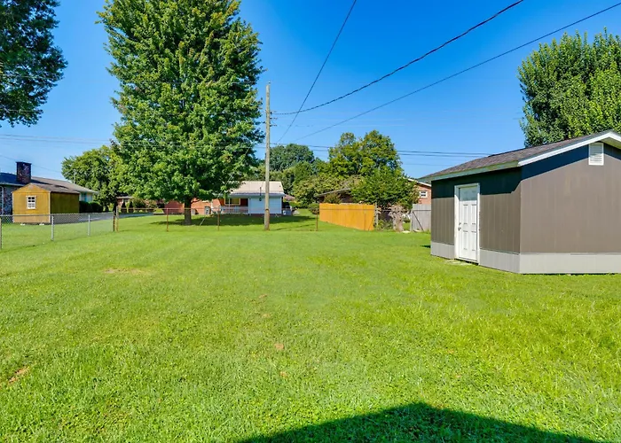Charming Kingsport Home W/ Spacious Fenced Yard!