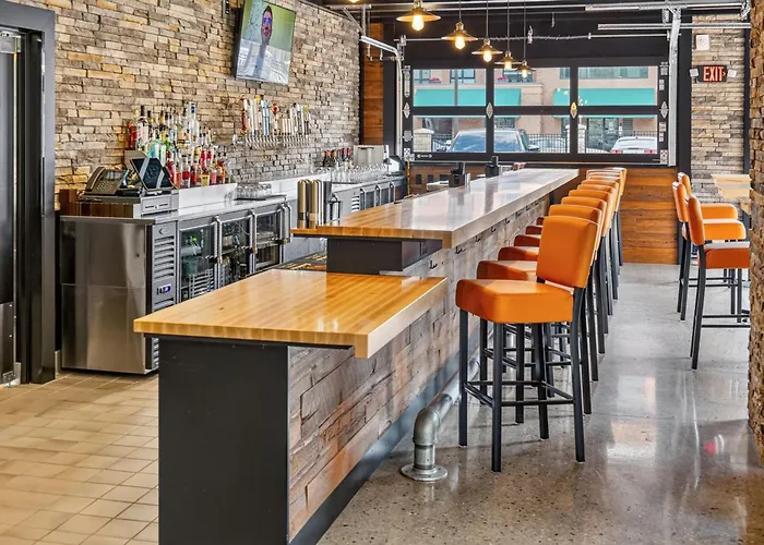 Cobblestone Hotel & Suites Waukesha West Milwaukee