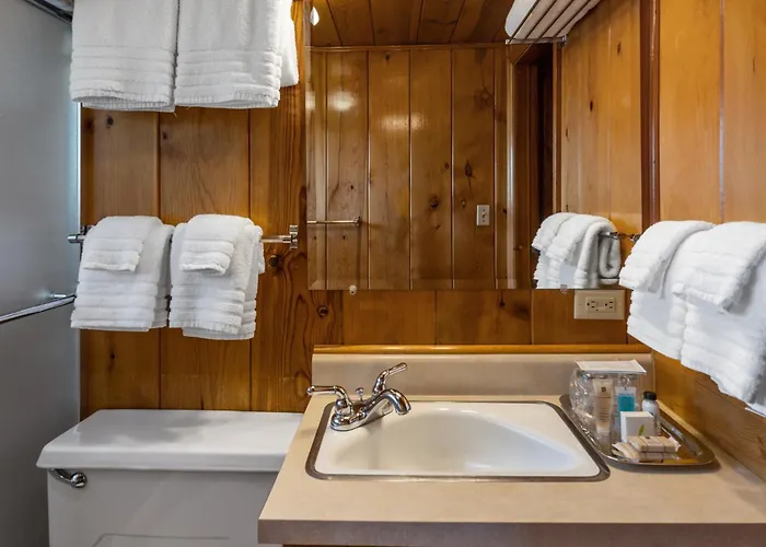 El Western Cabins & Lodges