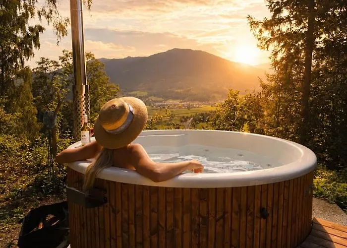 Mountain View Room mit sonnigem Wintergarten