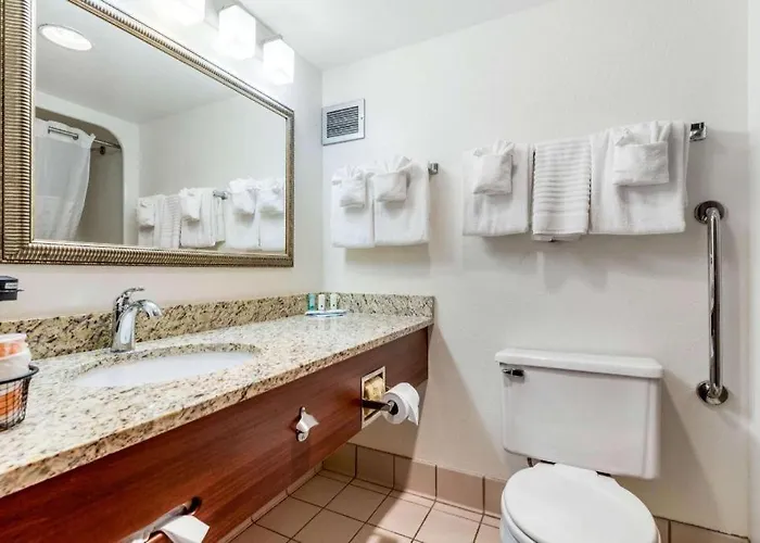 Quality Inn & Suites Zanesville City Center