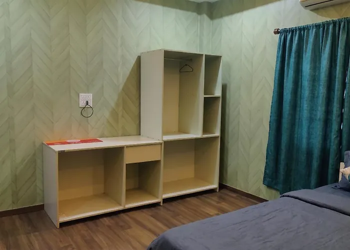 Fabhotel Elegance Inn