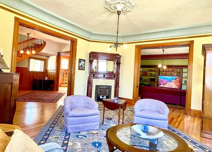 Victorian Mansion In Gold Mining Town