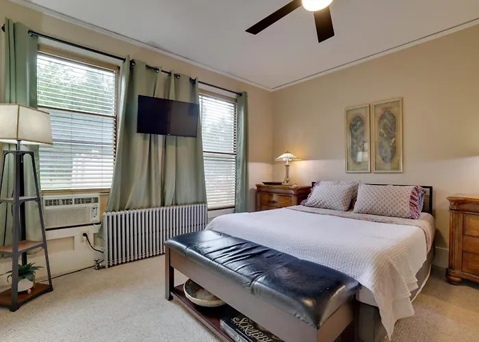 Walk To Main St Stroudsburg! Historic Dtwn Home