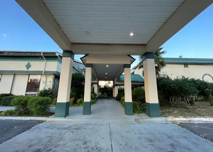 Super Inn And Suites