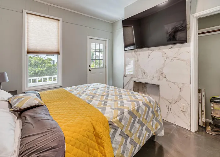Pets Welcome! Hinton Home W/ Mtn Views