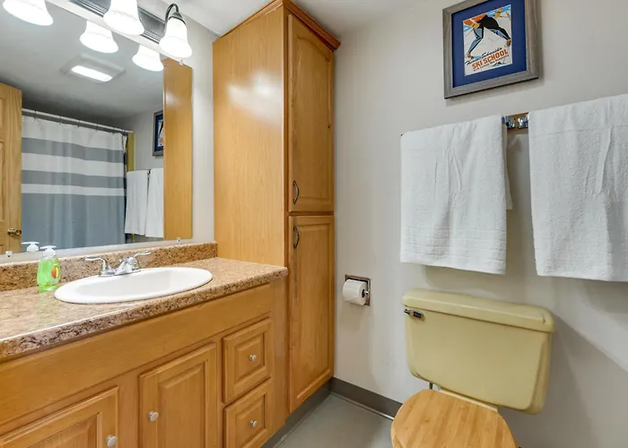 Greek Peak Retreat! Townhome W/ Mountain Views