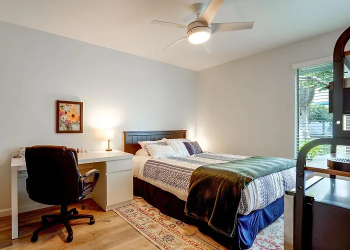 Walk To Capitola Village: Condo W/ 2 Surfboards