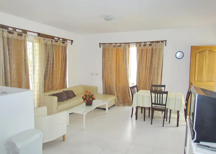 Serenara Studios And Suites Playa Los Corales