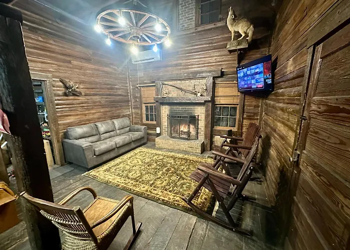 1880 Lake House Log Cabin Game Room - Boat - Ac