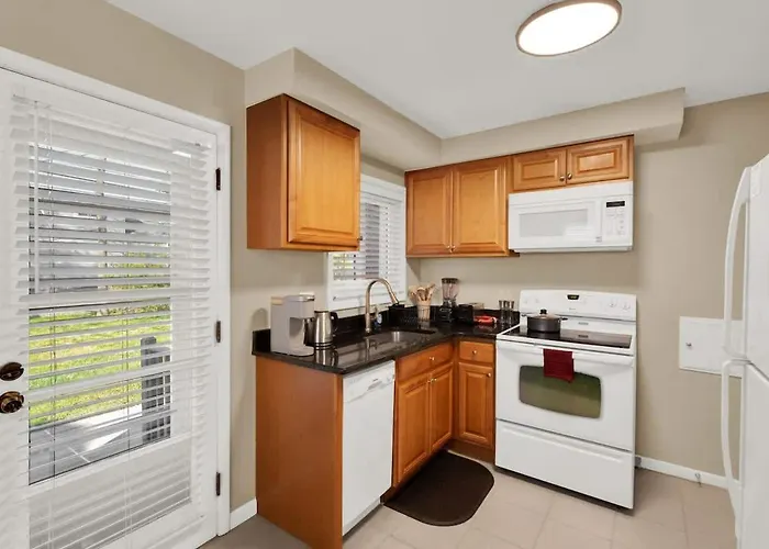 Chic 2Br Oasis - Downtown Birmingham