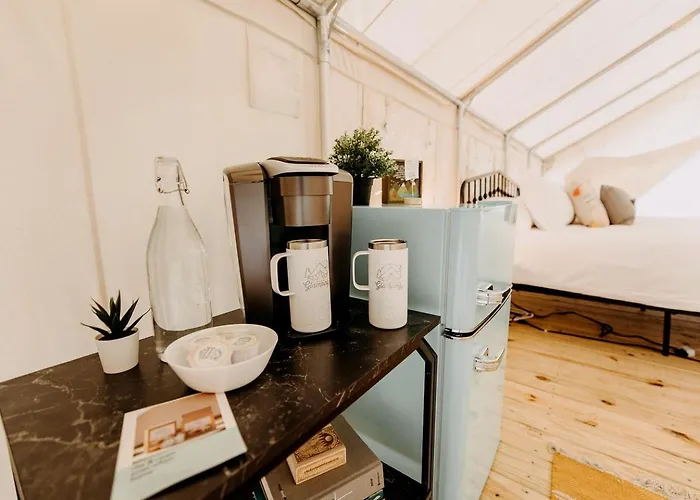 Deluxe Safari Tent With Fire Pit & Hammock In Dawsonville, Georgia