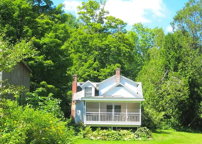 Charming Farmhouse Cottage Rental Situated In The Wilderness Near Stockbridge, Massachusetts