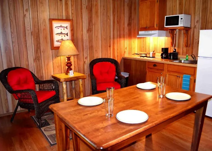 Cozy Vacation Rental With A Shared Swimming Pool In Heber Springs, Arkansas