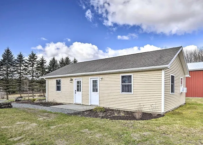 Cozy Room Rental For A Couples' Getaway In The Poconos, Pennsylvania