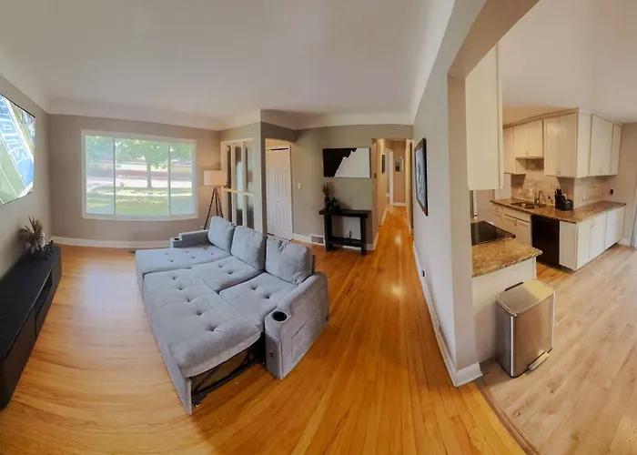 Spacious Home- 3Br Villa In Birmingham