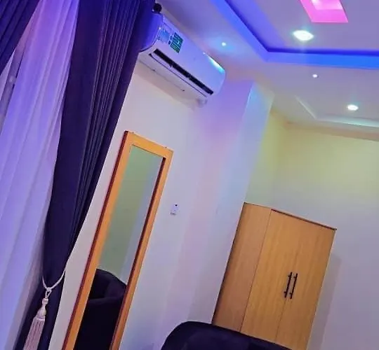 Postive Vibes Hotel And Bar
