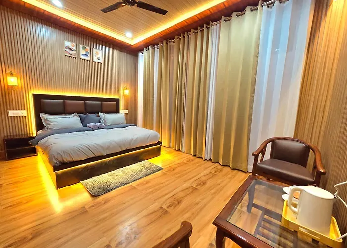 Prafull Hotel & Restaurant