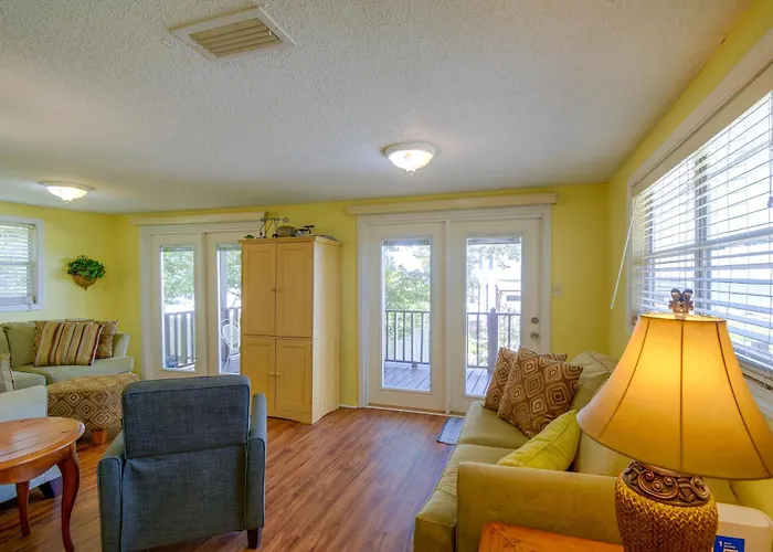 Walk To Beach! Water-View Fairhope Retreat