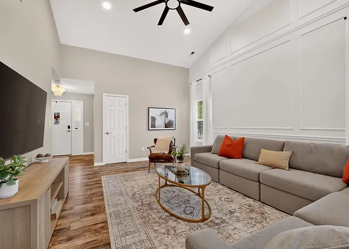 4Br Greenwood In Extended & Monthly Stays