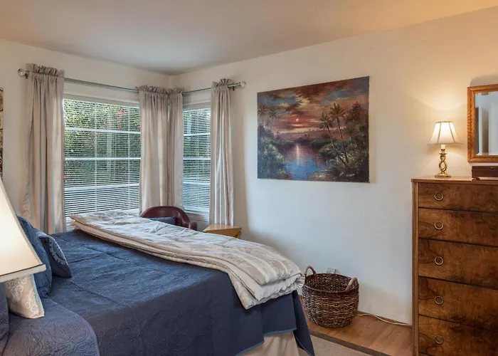3759 Pacific Grove Retreat
