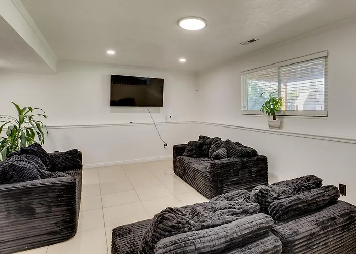 Gateway To Mountain Fun! 5Br Utah Home