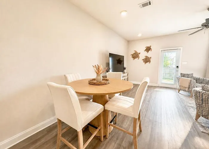 Reagan Ct Getaway - Minutes To Downtown & Beach