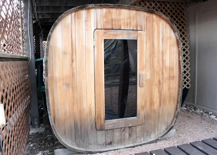 Deluxe Suite For Six With A Shared Hot Tub Near The Greer Lakes, Arizona