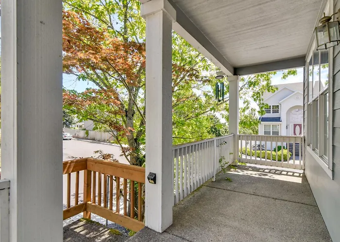 Spacious Tigard Home Near Downtown Portland