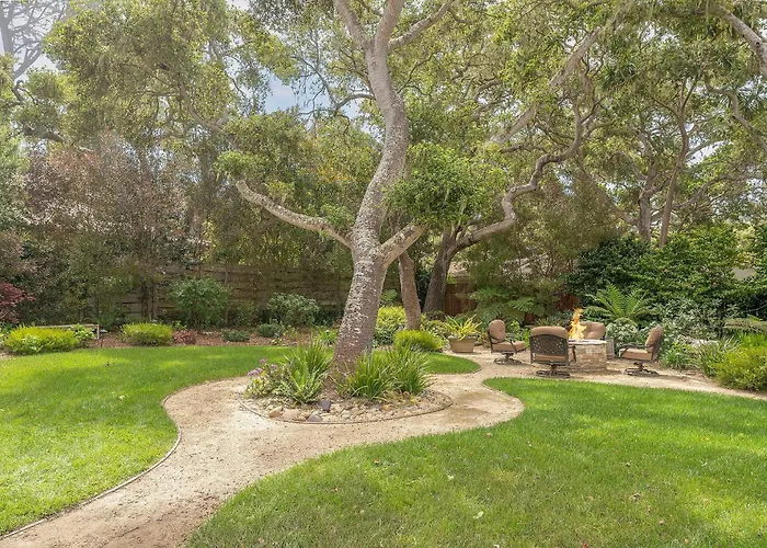 3885 Pebble Beach Oasis