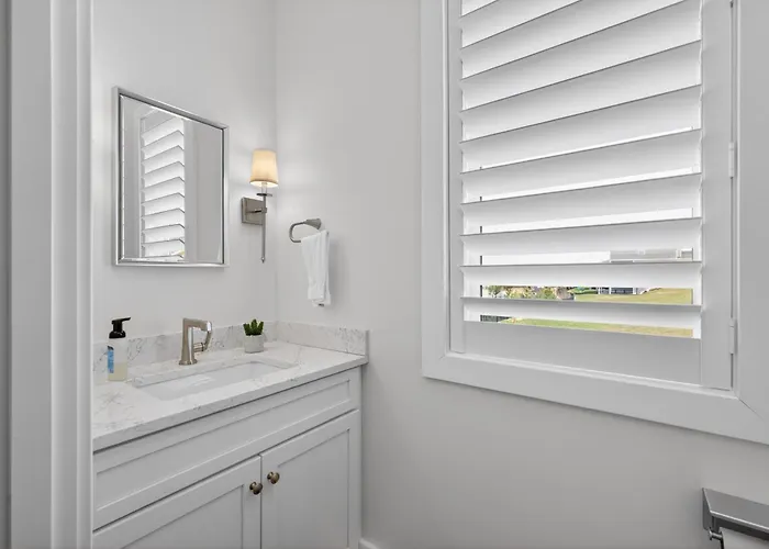 Luxurious 6-Bedroom Home In Bay Harbor With Stunning Amenities!