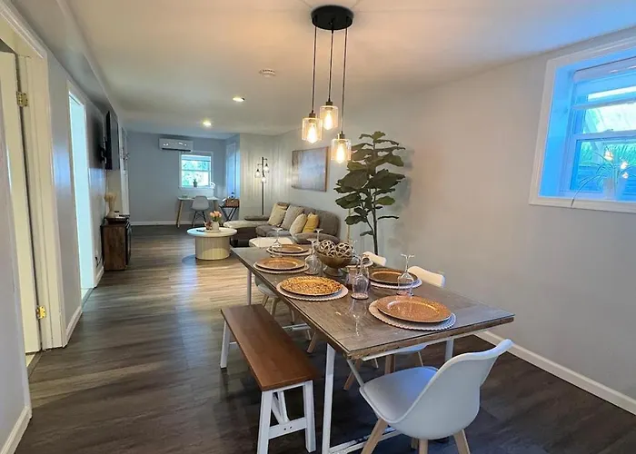 Brand New Lakeview Suite, Hot Tub And 4 Parking Spots