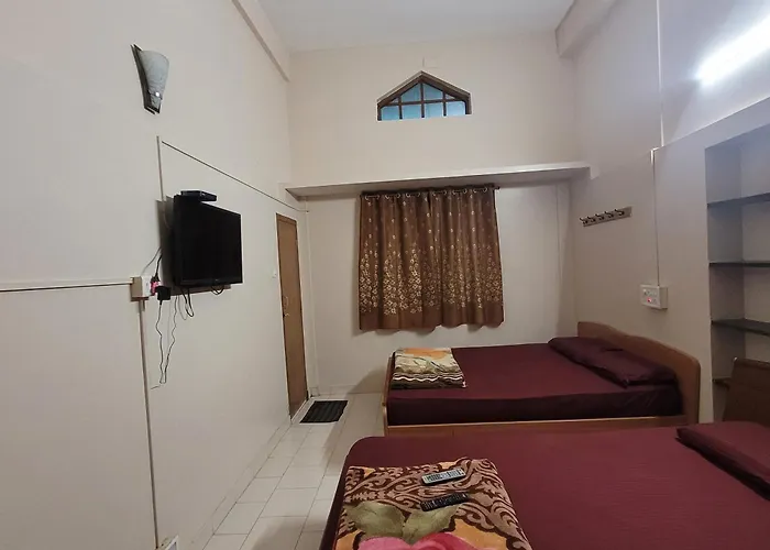 Vasu Inn - Rooms In Valparai