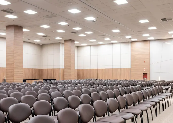 Monaco Hotel & Convention By Easy Class