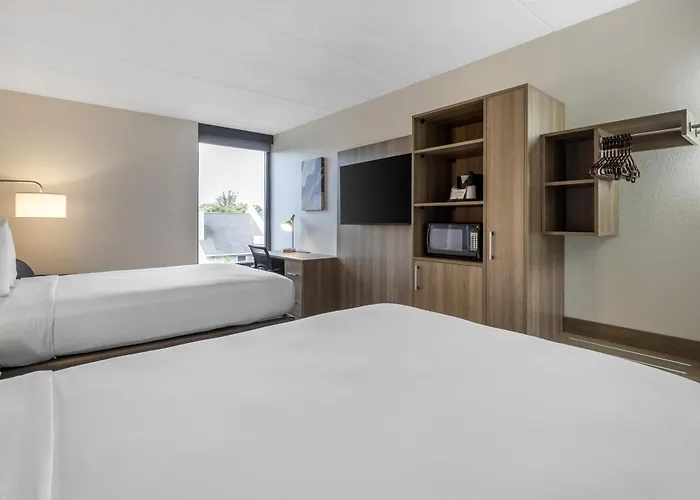 Surestay Plus Hotel By Best Western Chicago Lombard