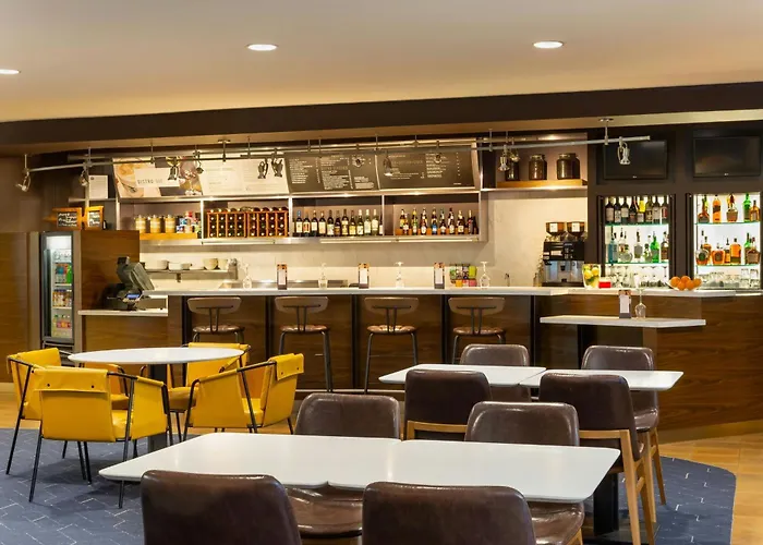 Courtyard By Marriott Madison West / Middleton