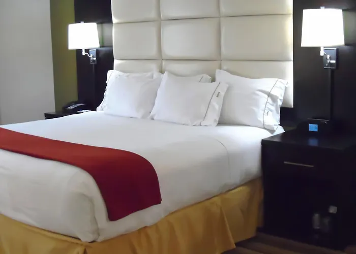 Holiday Inn Express & Suites - Huntsville Airport By Ihg
