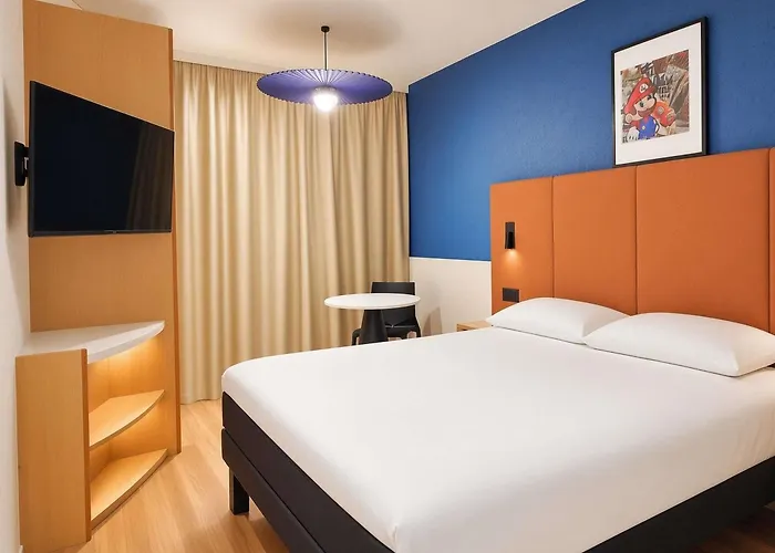 Ibis Lyon Est Bron