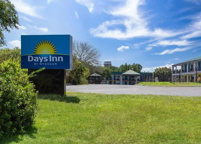 Days Inn By Wyndham Natchitoches