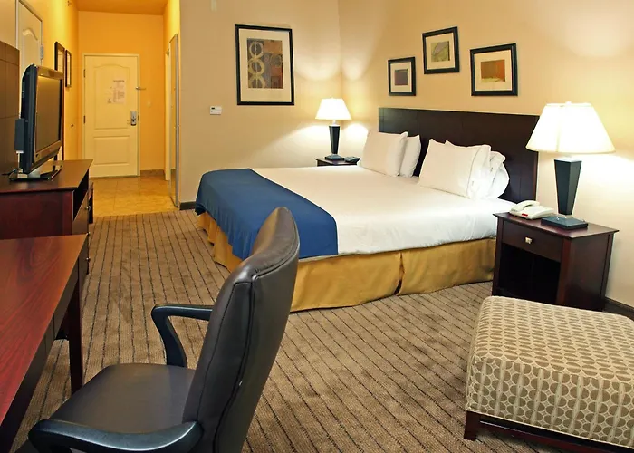 Holiday Inn Express Hotel & Suites Marshall By Ihg