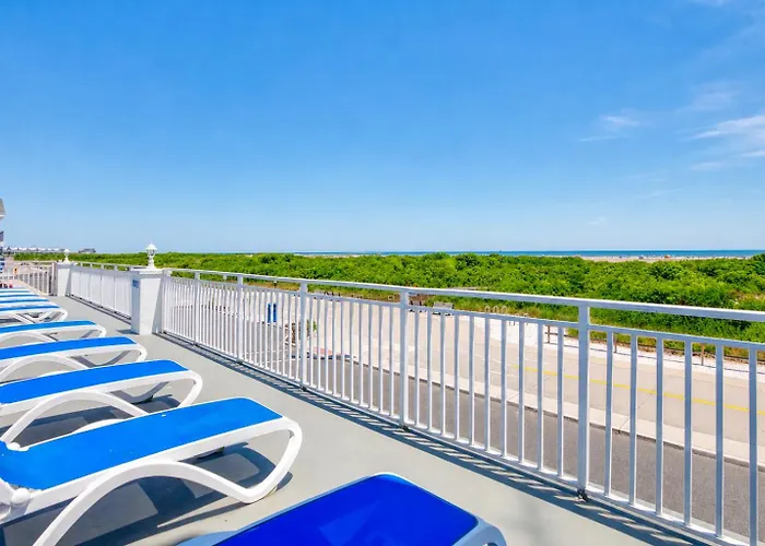 Nassau Inn Beachfront