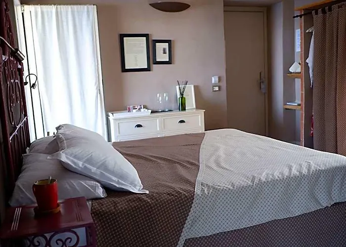 Maduneta 5 Terre Guesthouse