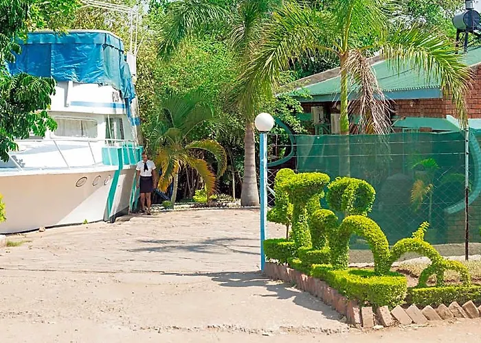 Luna Lodge