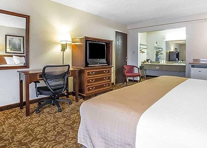 Quality Inn & Suites Minden