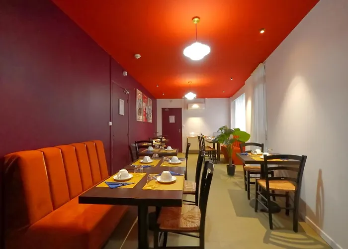 Hotel Ours Blanc - Place Victor Hugo