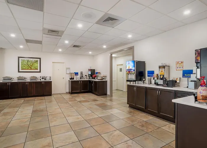 Best Western Crossroads Inn