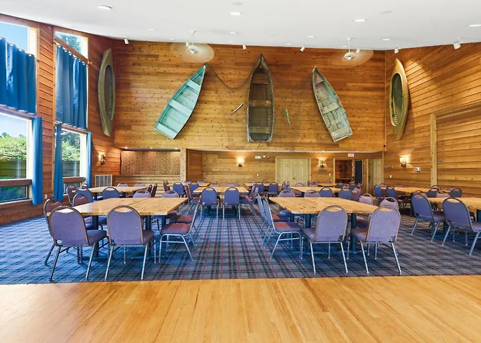 The Lodge At Crooked Lake