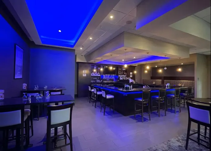 Holiday Inn & Suites Farmington Hills - Detroit Nw By Ihg